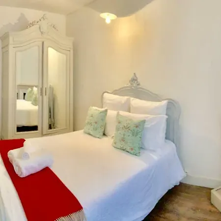 Hébergement de vacances The Painted House * Authentic *