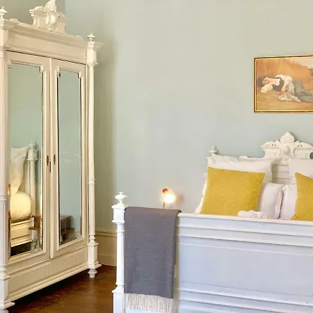 Hébergement de vacances The Painted House * Authentic