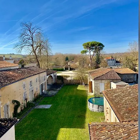 The Painted House * Authentic بيت للعطل Châteauneuf-sur-Charente