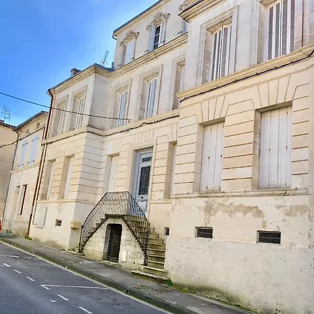 Hébergement de vacances The Painted House * Authentic
